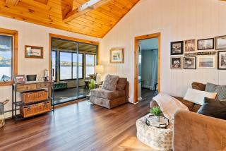 Honeoye Cottage 50' Lakefront Dock FLX - 2