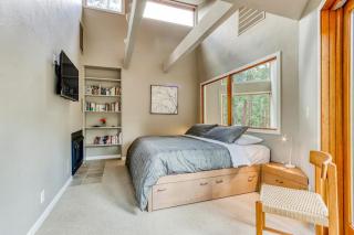 Unique & secluded forest home with pool hot tubs tennis sauna & basketball - 8