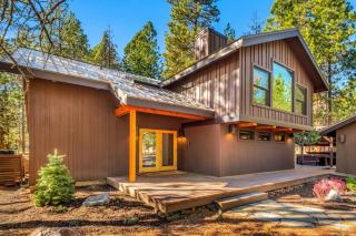Welcoming Lodge-Style Home Perfect for Family Gatherings - 6