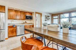 All-Suite Alpine Getaway - Pools Hot Tubs & Golf - Shuttle to Ski Mountain - 3