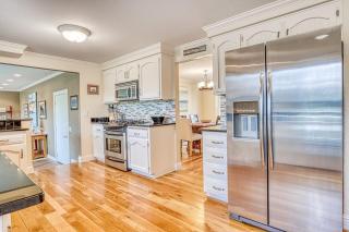 Spacious Home - Golf Course Views Central AC WiFi & Alfresco Living - 2