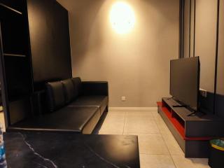 CLASSY SUITE's AT A X O N KL - 7