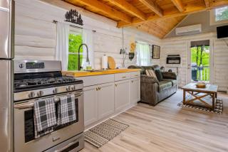 Peaceful Mountaintop Getaway Solar Power - 8