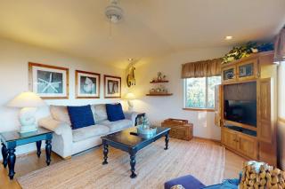 Coastal retreat steps from the beach with a nautical theme - 6