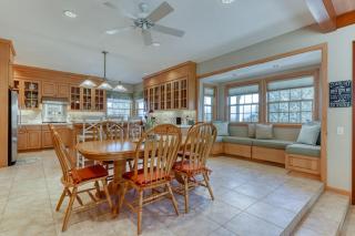Charming home on golf course with shared pool hot tub & resort amenities - 4