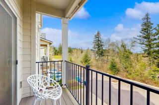 Beautiful Spacious Townhome close to downtown & UO with WiFi AC Fireplace - 9