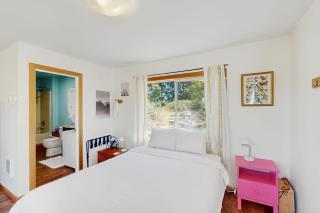 Inviting dog-friendly studio with gas grill Wi-Fi and washer&dryer - 2
