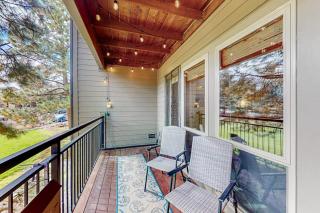 Mountain-view condo with pool hot tub sauna fitness room balcony & W&D - 3