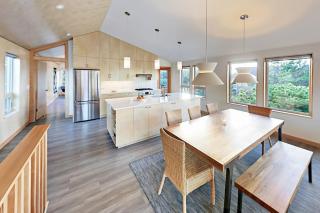 Ocean-view modern masterpiece just 4 houses down from beach - fireplace & grill - 7