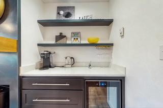 Beautiful condo at Seventh Mountain with shared hot tub & pool fireplace patio - 3