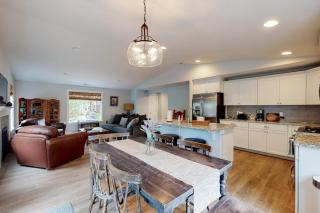 Brand-new home with hot tub deck fast WiFi central AC & great location - 3