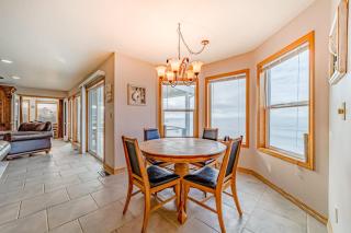 Gorgeous oceanfront estate with amazing views & hot tub - steps to quiet beach - 1