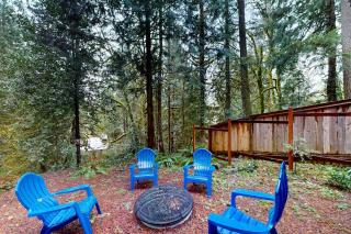 Secluded dog-friendly cabin with two fireplaces washer&dryer deck & firepit - 6