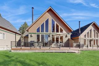 Lovely home with resort amenities private hot tub & golf course view - Redmond - 0