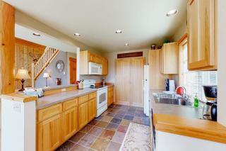 Golf course-view chalet with fireplace pools tennis gym golf volleyball - 3
