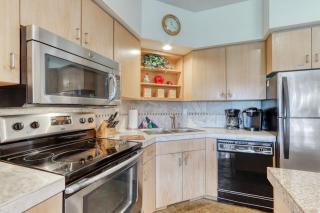 Refined golf course resort home on the fairway with a private hot tub - 2