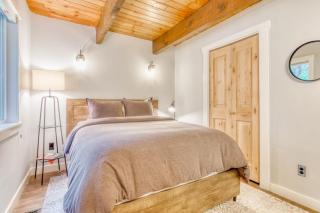 Serene condo with skiing fireplace mountainview & washer&dryer - 2