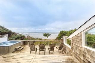 Oceanfront Home with Private Hot Tub Ocean Views Fireplace & Beach Access Path - 5