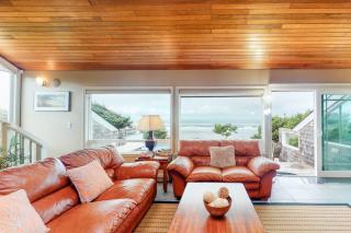 Oceanfront Home with Private Hot Tub Ocean Views Fireplace & Beach Access Path - 6