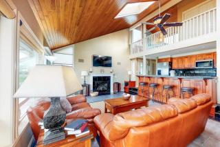Oceanfront Home with Private Hot Tub Ocean Views Fireplace & Beach Access Path - 7