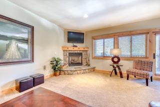 Luxury Govt Camp condo with fireplace updated amenities & shared pool & hot tub - Government Camp - 3
