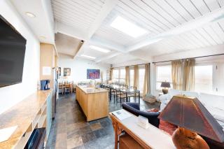 Sunny Oceanfront Condo with Great Views & Amazing Beach Access - 9