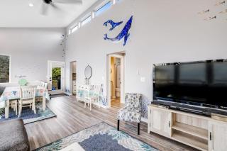 Oceanfront home with hot tub private beach access & ocean views - dog-friendly - 4