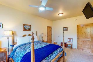 Oceanfront home with easy beach access and great location in town - 1