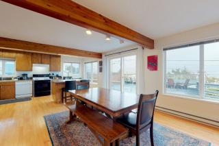 Oceanview Home with Beautiful Deck & Private Playground - Blocks to the Beach - 8