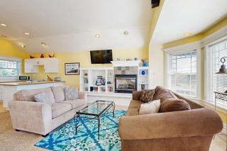 Ocean-view home with private hot tub fireplace & grill - walk to beach - 3