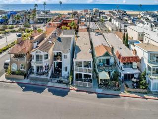 Amazing Views of Bay Beach and Marina Park-1807 home - 9