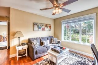 Updated home with fireplace & media room - 2 blocks to the beach & promenade - 2