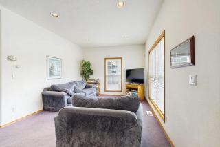 Large home 1 block from the beach with ocean view game room fireplace & WiFi - 1