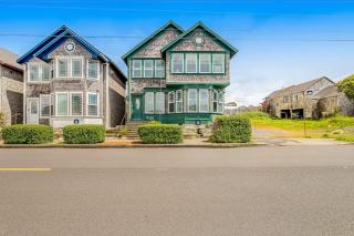Side-by-side ocean-view homes with hot tubs & fireplaces - 1 block to beach - 0