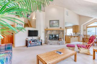 Large Sunriver Home in Quiet Neighborhood with Private Hot Tub & Free SHARC Access - 9