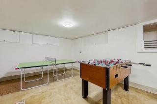 Family-friendly home with ocean views with ping pong foosball fireplace deck - Newport - 1