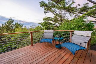Family-friendly home with ocean views with ping pong foosball fireplace deck - 6