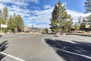 Dog-friendly condo with 6 SHARC passes & great golf course views - 5