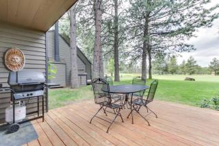 Dog-friendly Sunriver Condo with Great Location & View SHARC Passes - 0