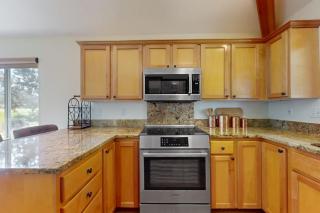 Charming waterfront townhouse with fireplace pool hot tub & washerdryer - 1