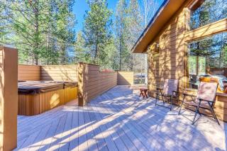 Airy house with SHARC passes hot tub game room fireplace central AC & bikes - 7
