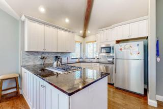Relaxation & Adventure in Eagle Crest - Charming Townhouse with Resort Amenities - 1