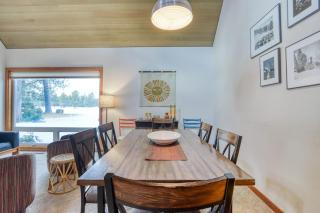 Retro Dog-Friendly Condo with Fireplace Wi-Fi & SHARC Access - 4