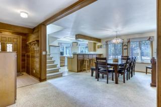 Cozy Sunriver Home with Hot Tub Wood Stove SHARC Passes - 4