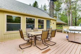 Cozy Sunriver Home with Hot Tub Wood Stove SHARC Passes - 6