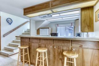 Cozy Sunriver Home with Hot Tub Wood Stove SHARC Passes - 2