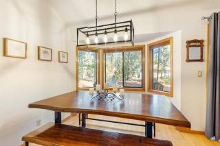 Bright Modern Home with Private Hot Tub - Central Location Free SHARC Access - 8
