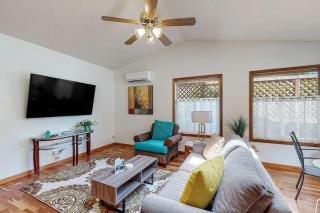Pleasant home in Waldport with garden inviting deck & sunroom - 9