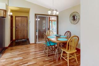 Pleasant home in Waldport with garden inviting deck & sunroom - 7