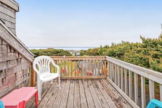 Whimsical Oceanview Home with Private Hot Tub & Nearby Beach Access - Dogs OK - Waldport - 9